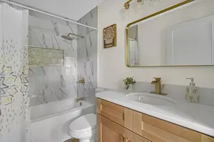 1014 E 63rd Pl, Merrillville, IN 46410 - Photo 11