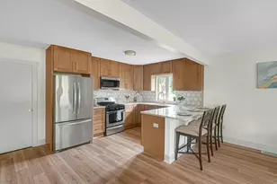 1014 E 63rd Pl, Merrillville, IN 46410 - Photo 7