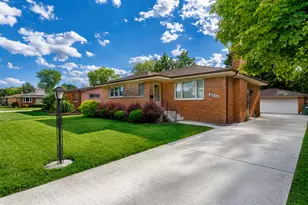 8040 Jefferson Ave, Munster, IN 46321 - Photo 3