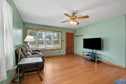 8016 Gordon Place, Highland, IN 46322 - Photo 7