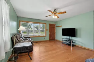 8016 Gordon Pl, Highland, IN 46322 - Photo 7