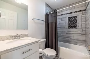 2352 Four Seasons Pkwy, Crown Point, IN 46307 - Photo 21