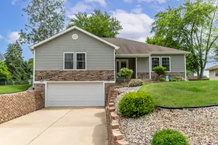2352 Four Seasons Pkwy, Crown Point, IN 46307 - Photo 1