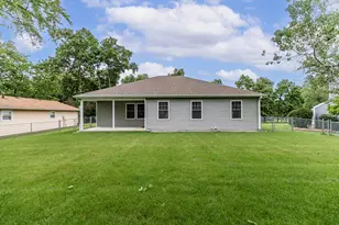 2352 Four Seasons Pkwy, Crown Point, IN 46307 - Photo 49