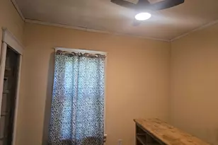 437 Jackson St, Gary, IN 46402 - Photo 11