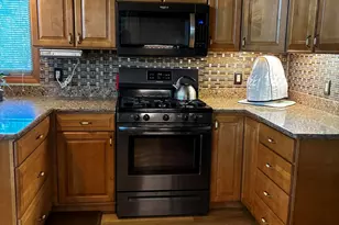 252 Bedford Cir, Valparaiso, IN 46383 - Photo 9
