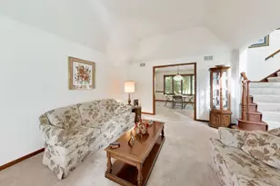 10330 Marlou Dr, Munster, IN 46321 - Photo 5