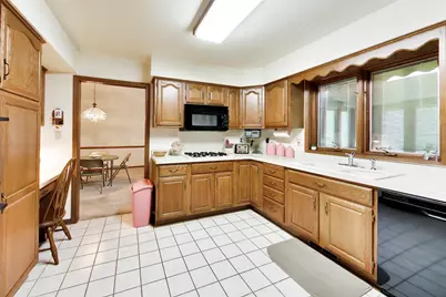10330 Marlou Drive, Munster, IN 46321 - Photo 11