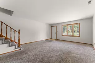 928 Jordan Cir, Schererville, IN 46375 - Photo 5