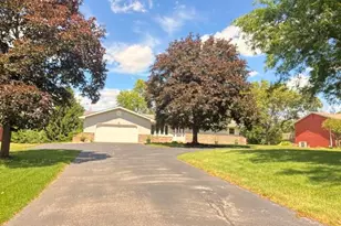 6952 Blackberry Ct, Demotte, IN 46310 - Photo 1