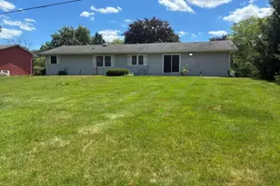 6952 Blackberry Ct, Demotte, IN 46310 - Photo 7
