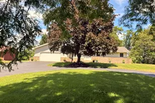 6952 Blackberry Ct, Demotte, IN 46310 - Photo 5
