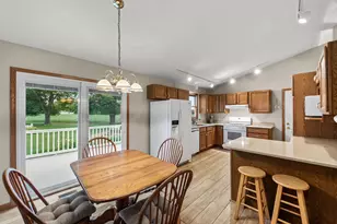 305 Elkwood Ct, Valparaiso, IN 46383 - Photo 7