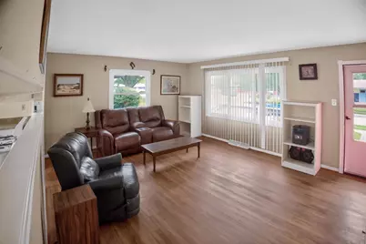 922 E Crestview Court, Crown Point, IN 46307 - Photo 9