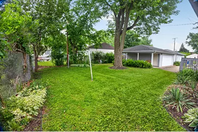 922 E Crestview Court, Crown Point, IN 46307 - Photo 5