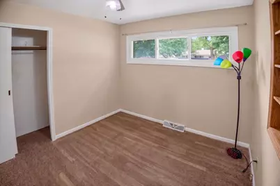 922 E Crestview Court, Crown Point, IN 46307 - Photo 15