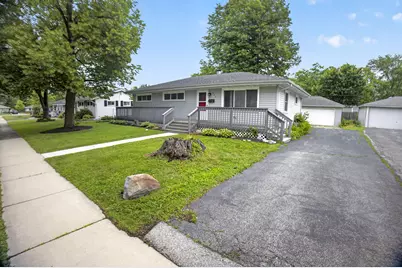 922 E Crestview Court, Crown Point, IN 46307 - Photo 3