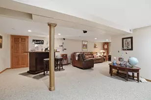 9008 Hess Dr, Highland, IN 46322 - Photo 17