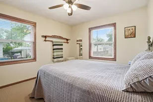 9008 Hess Dr, Highland, IN 46322 - Photo 11
