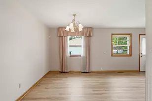 725 W 70th Ave, Merrillville, IN 46410 - Photo 9