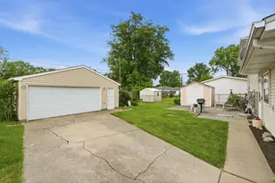 725 W 70th Ave, Merrillville, IN 46410 - Photo 29