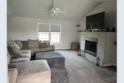 702 19th Street SE, Demotte, IN 46310 - Photo 3