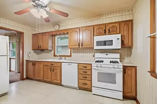 748 N Jay St, Griffith, IN 46319 - Photo 5