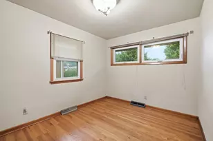 748 N Jay St, Griffith, IN 46319 - Photo 9