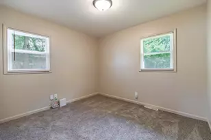 834 S Cline Ave, Griffith, IN 46319 - Photo 15