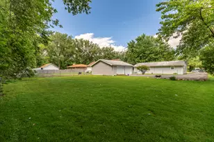 834 S Cline Ave, Griffith, IN 46319 - Photo 21
