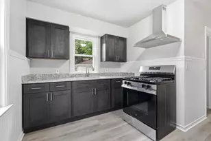 3050 W 39th Pl, Gary, IN 46408 - Photo 5