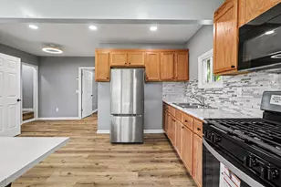 2790 Emerson St, Portage, IN 46368 - Photo 11