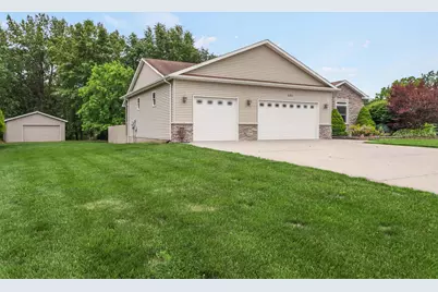 525 S Filbert Street, New Carlisle, IN 46552 - Photo 3