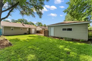 8124 Sycamore Ave, Highland, IN 46322 - Photo 17