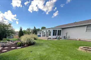 102 Beech Ct, Hebron, IN 46341 - Photo 3