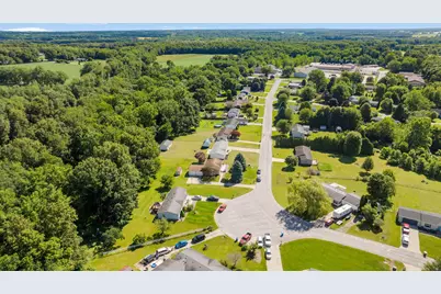 1351 E Colonial Drive, La Porte, IN 46350 - Photo 35