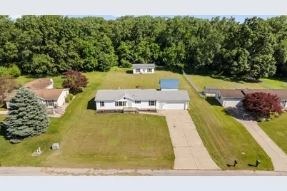 1351 E Colonial Drive, La Porte, IN 46350 - Photo 3
