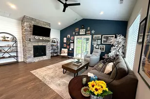 18 Levanno Dr, Crown Point, IN 46307 - Photo 5