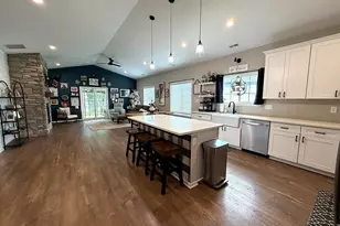 18 Levanno Dr, Crown Point, IN 46307 - Photo 3