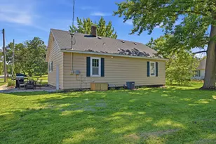 110 W Grove St, Wheatfield, IN 46392 - Photo 17