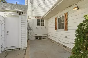 237 Sunnyside Ave, Munster, IN 46321 - Photo 23