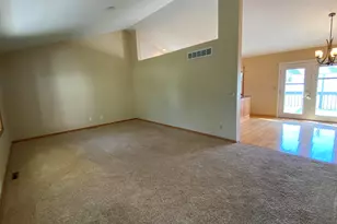 303 Pinehurst Ct E, Valparaiso, IN 46383 - Photo 3