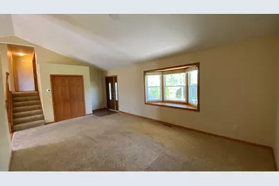 303 Pinehurst Court E, Valparaiso, IN 46383 - Photo 11