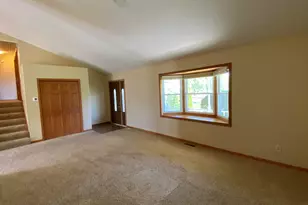 303 Pinehurst Ct E, Valparaiso, IN 46383 - Photo 11