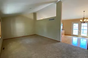 303 Pinehurst Ct E, Valparaiso, IN 46383 - Photo 9
