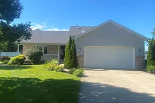 303 Pinehurst Ct E, Valparaiso, IN 46383 - Photo 71