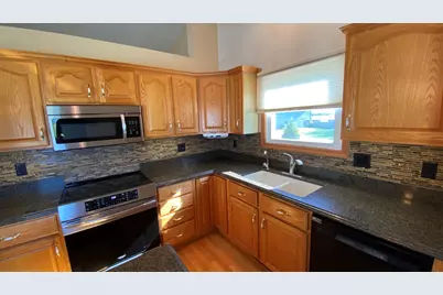 303 Pinehurst Court E, Valparaiso, IN 46383 - Photo 17