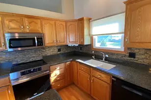 303 Pinehurst Ct E, Valparaiso, IN 46383 - Photo 17