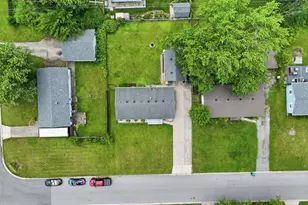8004 Jennings Pl, Merrillville, IN 46410 - Photo 17