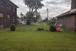 431 Roosevelt St, Gary, IN 46404 - Photo 1